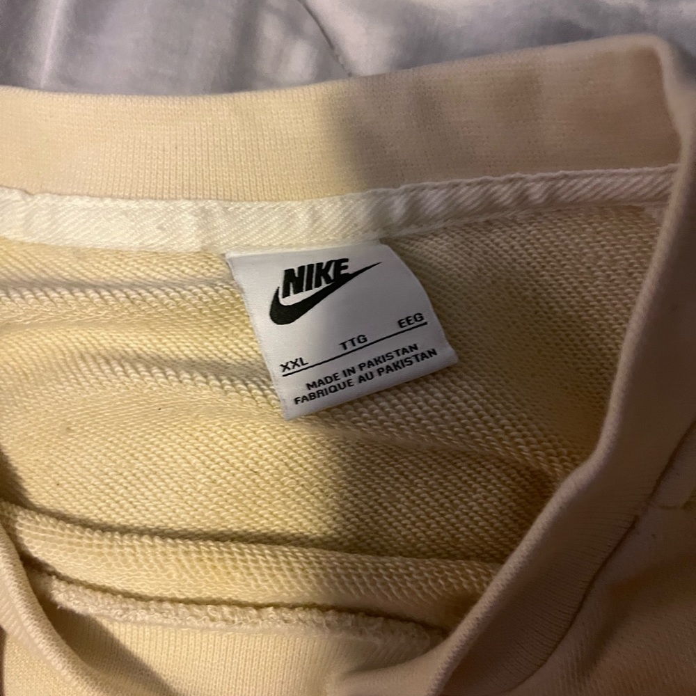 Men’s Nike crewneck. Like new condition, size XXL - Picture 5 of 5